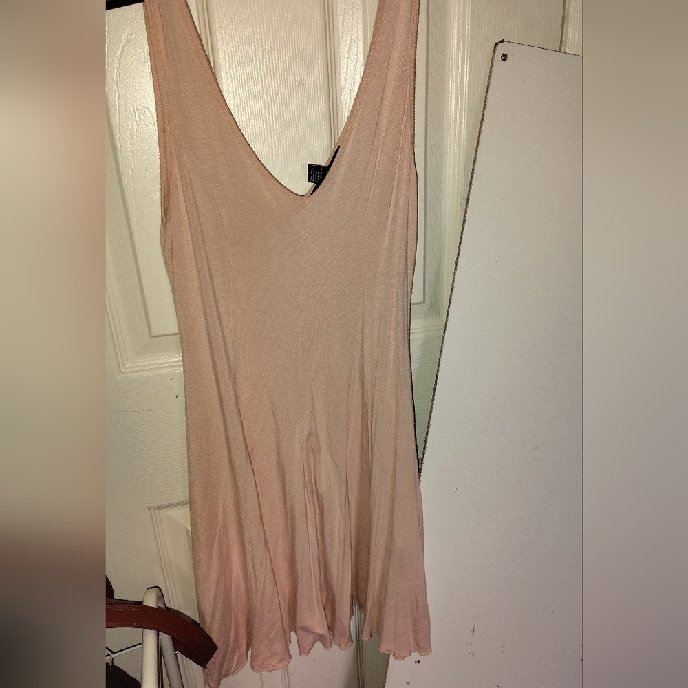 Forever 21 Pink V-neck above the knees dress size medium
